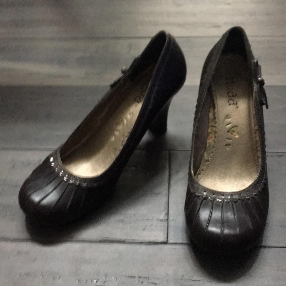 Heels by “Mudd”
